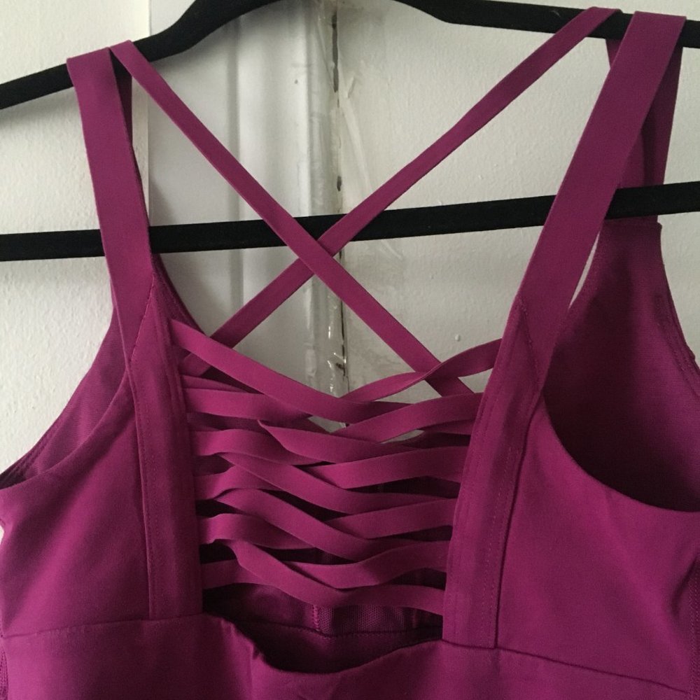 * NWOT size 2 / XXS /30/31/32 chest lululemon ballet corset magenta yoga tank